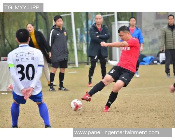 加拿大足球队奋勇争先努力拼搏迎接国际赛事新挑战